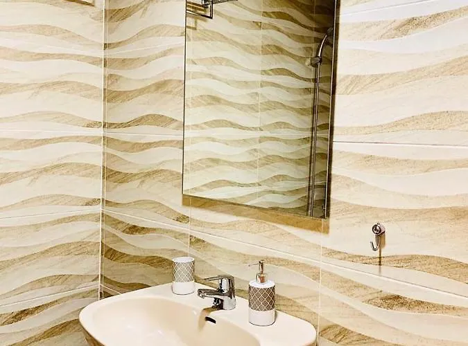 Apartment By The Sea With A Pool *